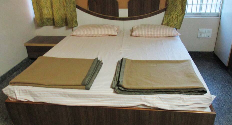 Megha Deluxe Lodge, Chitradurga 4